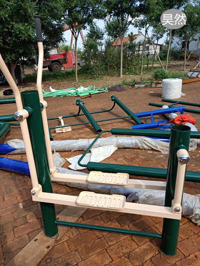 軍綠色新國標室外單人平步機新鮮出爐 軍綠色新國標室外單人平步機新鮮出爐